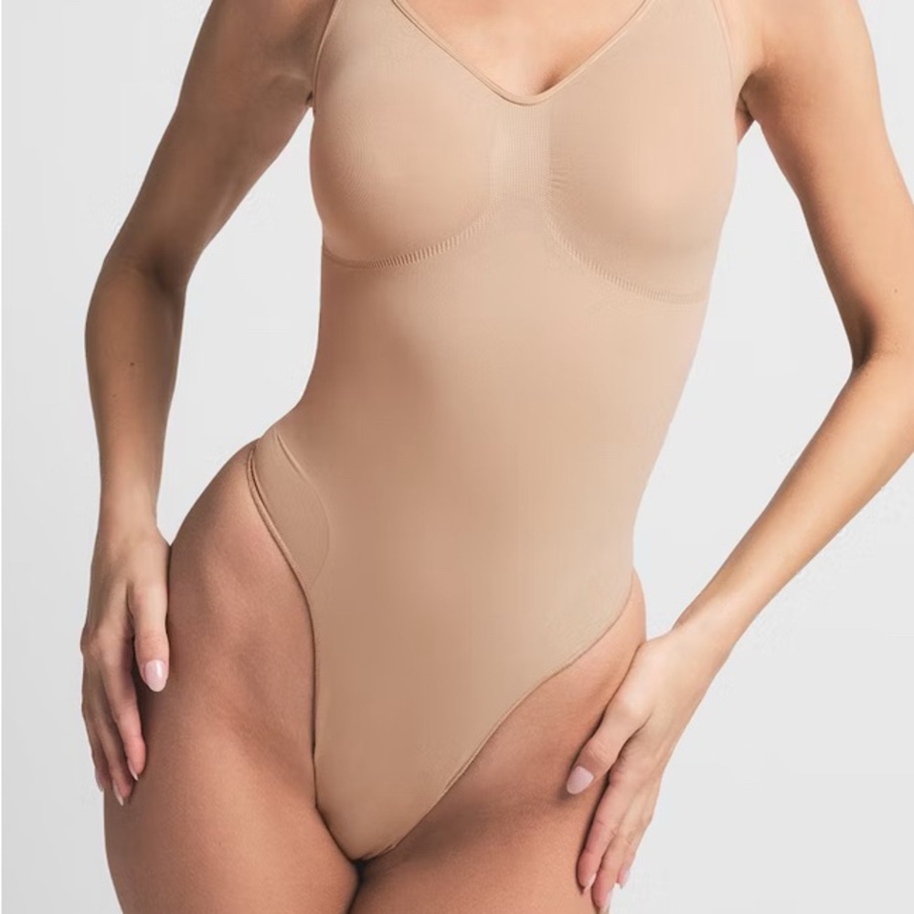 SKIMS Tan Shapewear Bodysuit V-Neck Seamless